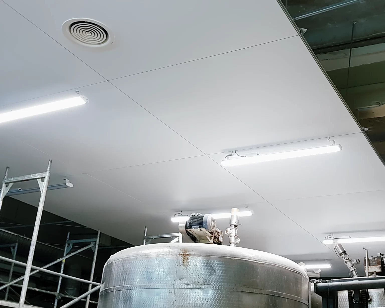 itempiamos-lubos-gamybos-patalpoms-lubos-gamykloms-infiniline-itempiamu-lubu-kaina-uab-intempa